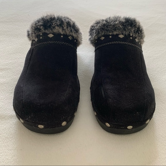 No Boundaries Cute Fuzzy Clogs! Black w/ Gray fur! 9 - Picture 3 of 13
